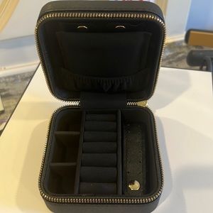 Karen Kane travel jewelry box